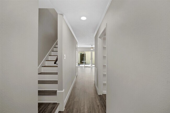 Building Photo - 2218 Winrock Blvd