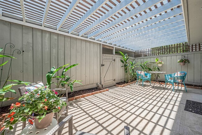 Building Photo - 2063 Winrock Blvd