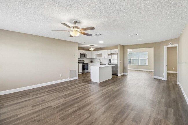 Building Photo - 2609 Privada Dr