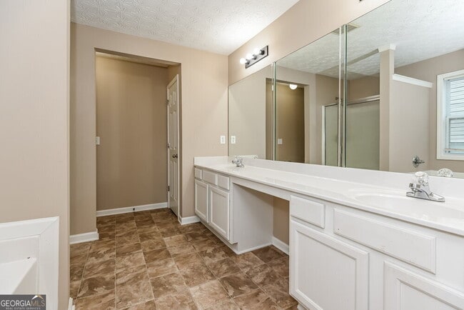 Building Photo - 934 Gardenia Curve