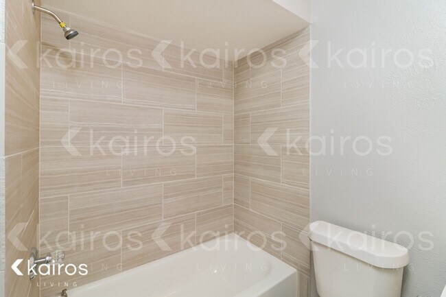 Building Photo - 2805 Forest Creek Dr.