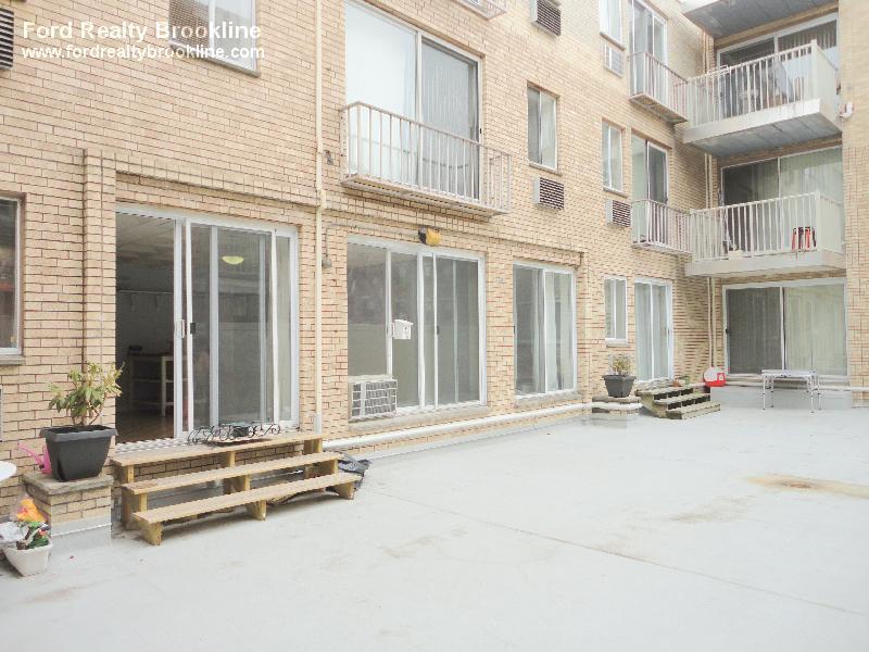 Building Photo - 123 Sewall Ave