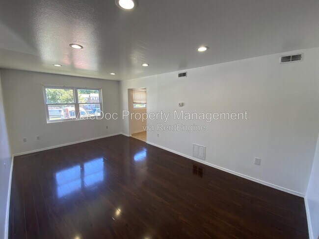 Building Photo - 810 Sledgehammer Dr