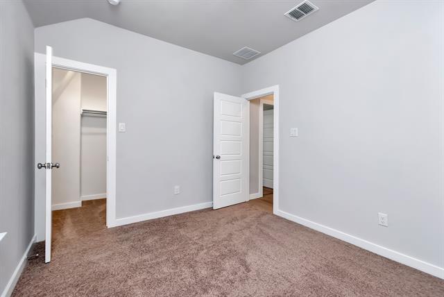 Building Photo - 2657 Keokuk St