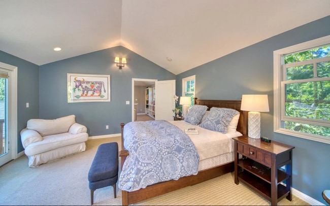 Building Photo - Woodside Classic 3 Bedroom on Beautiful Park Like Yard