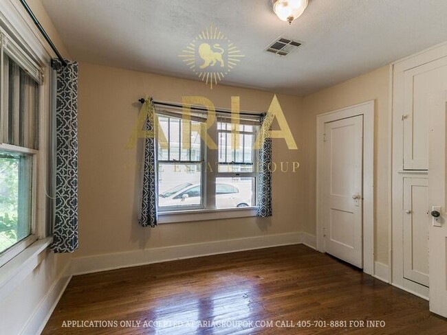 Building Photo - Charming 2 Bedroom/1 Bath Norman Home - Av...