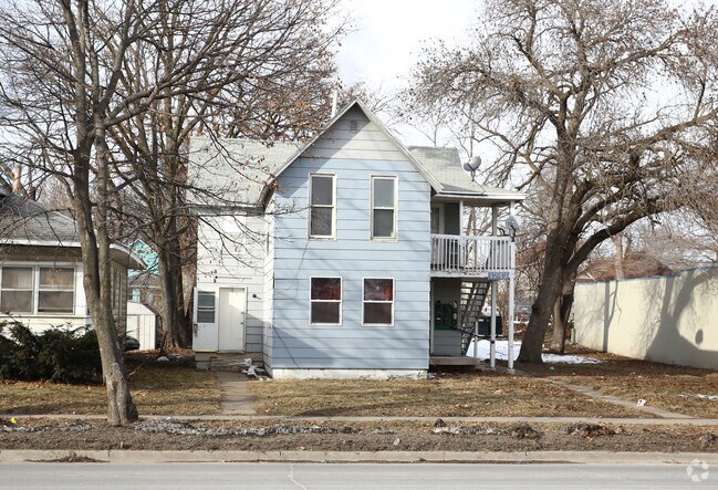 Building Photo - 1742 E Grand Ave