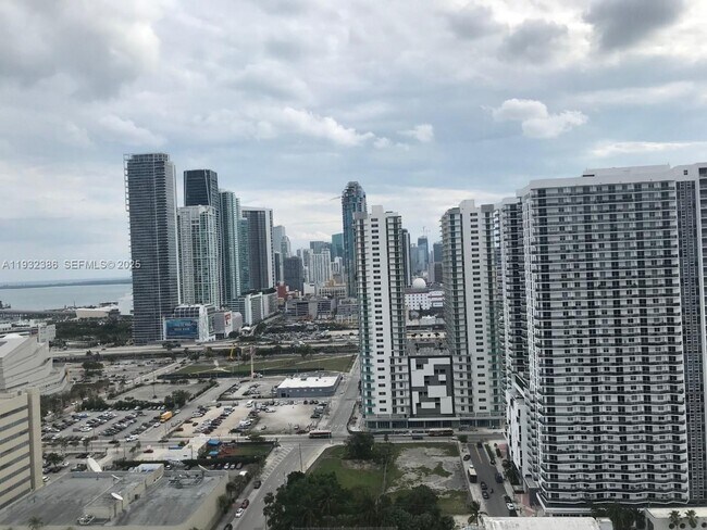 Building Photo - 1600 NE 1st Ave