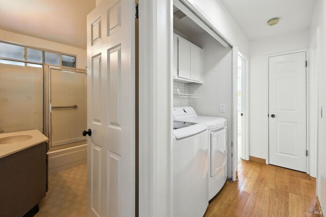 Building Photo - 1424 Dandelion Way