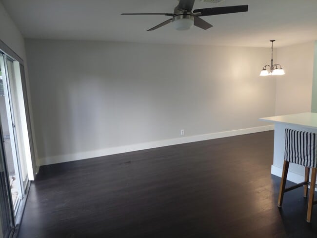 Building Photo - 2147 Discovery Cir W