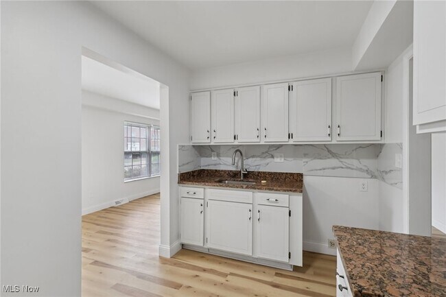 Building Photo - 3279 Warrensville Center Rd