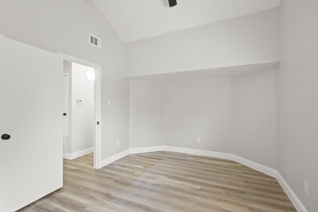 Building Photo - 16602 Capewood Dr