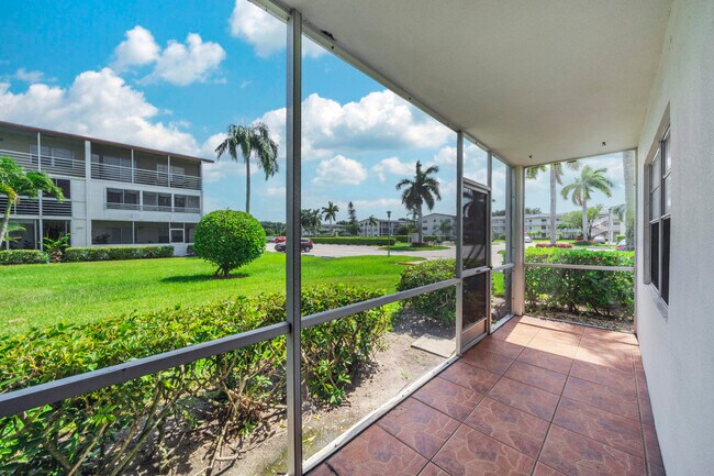 Building Photo - 308 Fanshaw H