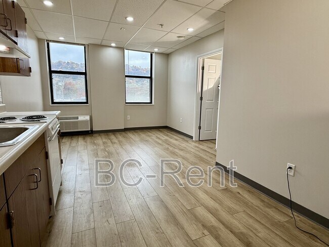 Building Photo - 622 17th St