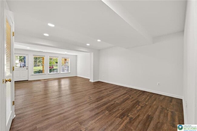 Building Photo - 4596 Jasmine Dr