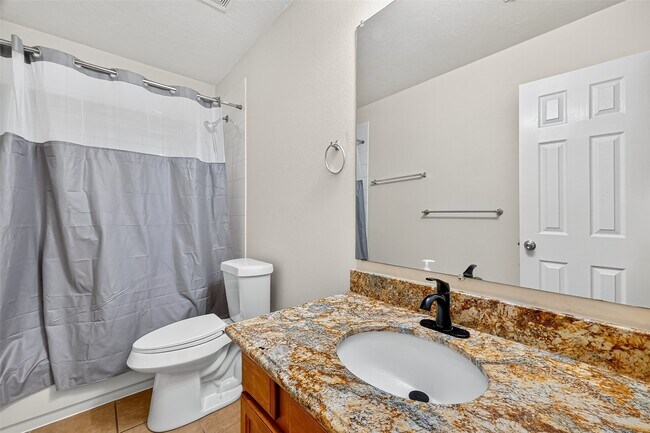 Building Photo - 2611 Floral Bloom Way