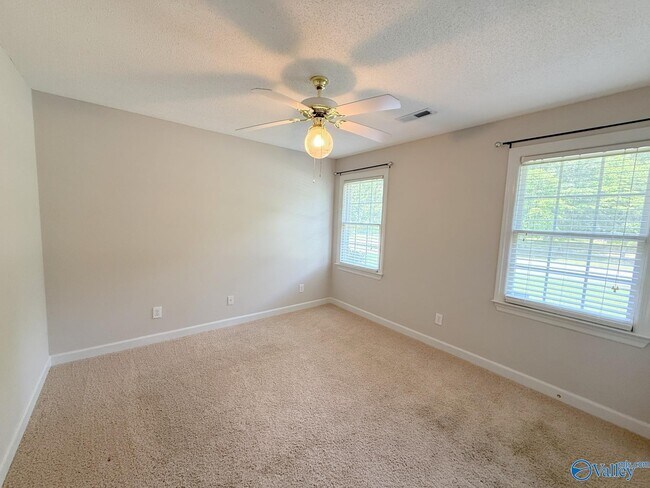 Building Photo - 238 Pebble Brook Dr