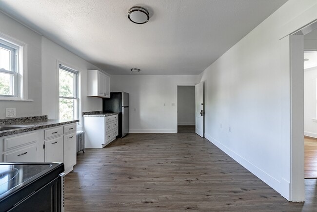 Building Photo - 120 Hillside Ave