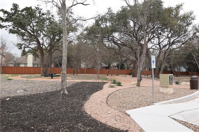 Building Photo - 9006 Acorn Cup Dr