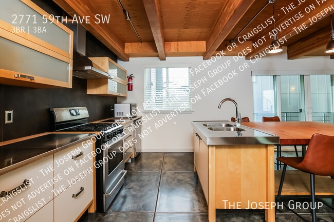 Building Photo - 2771 59th Ave SW