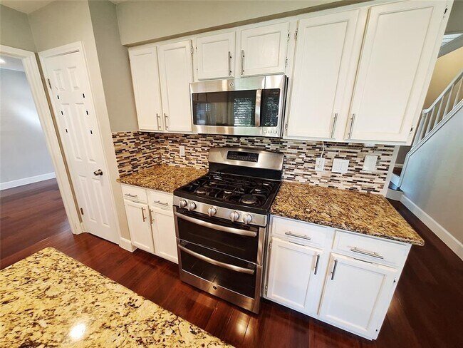 Building Photo - 8513 Portage Cove