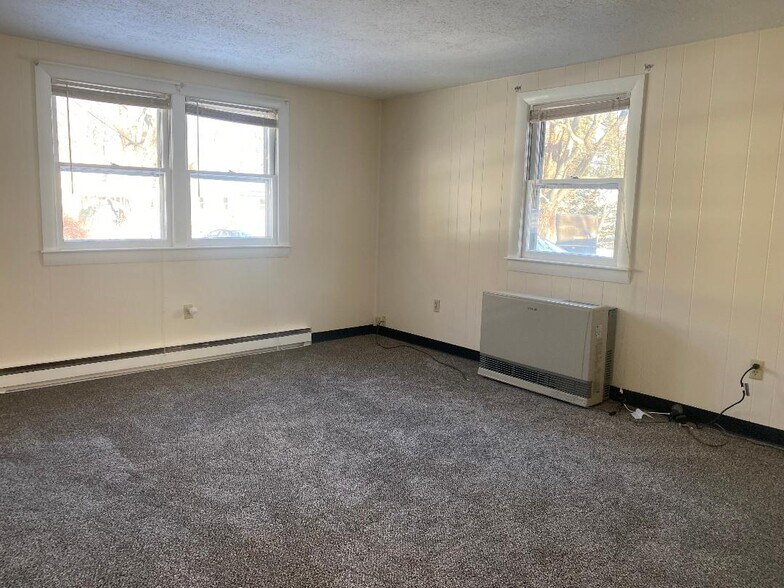 Living Room - 175 Woodlawn Ave