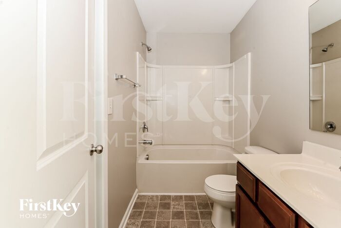 Building Photo - 4194 Broadstairs Dr SW