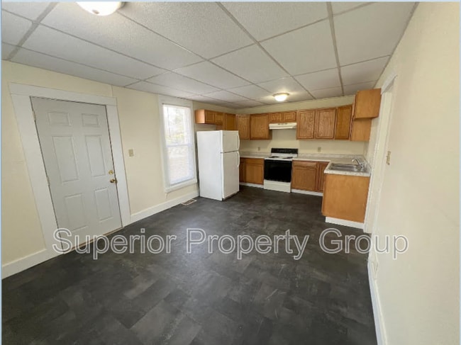 Building Photo - 416 S Locust St