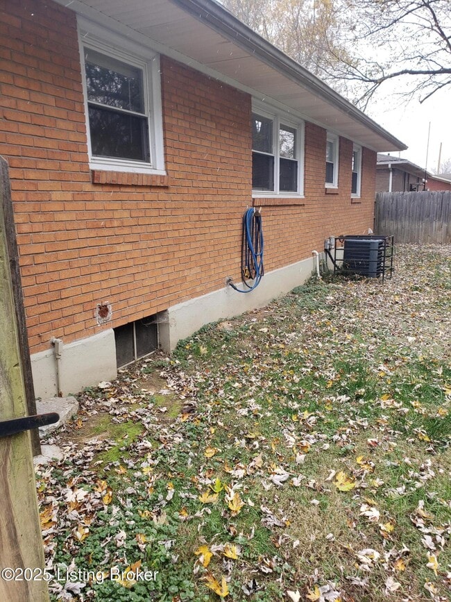 Building Photo - 5703 Bunning Dr