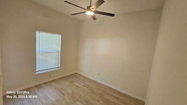 Building Photo - Fully Remodeled 3 Bedroom, 2 Bath Duplex w...