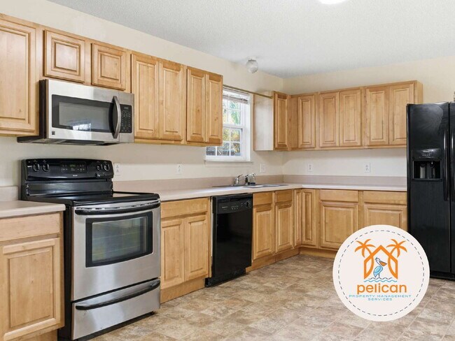 Building Photo - Charming 3-Bedroom Home with Spacious Open Layout – Minutes from Downtown Pensacola!