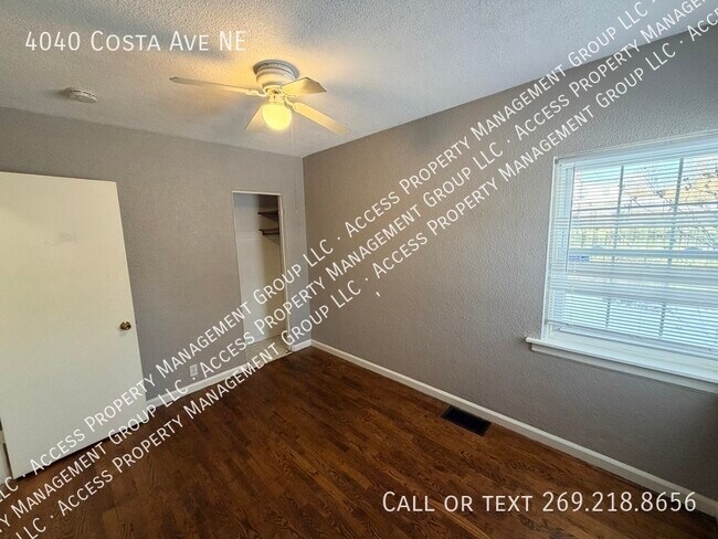 Building Photo - 4040 Costa Ave NE