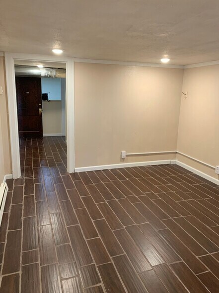 Building Photo - 3054 Snyder Ave