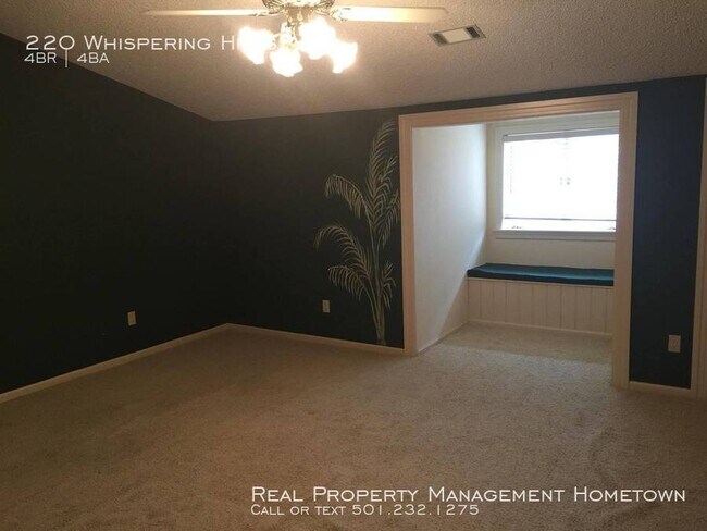 Building Photo - 220 Whispering Hill St