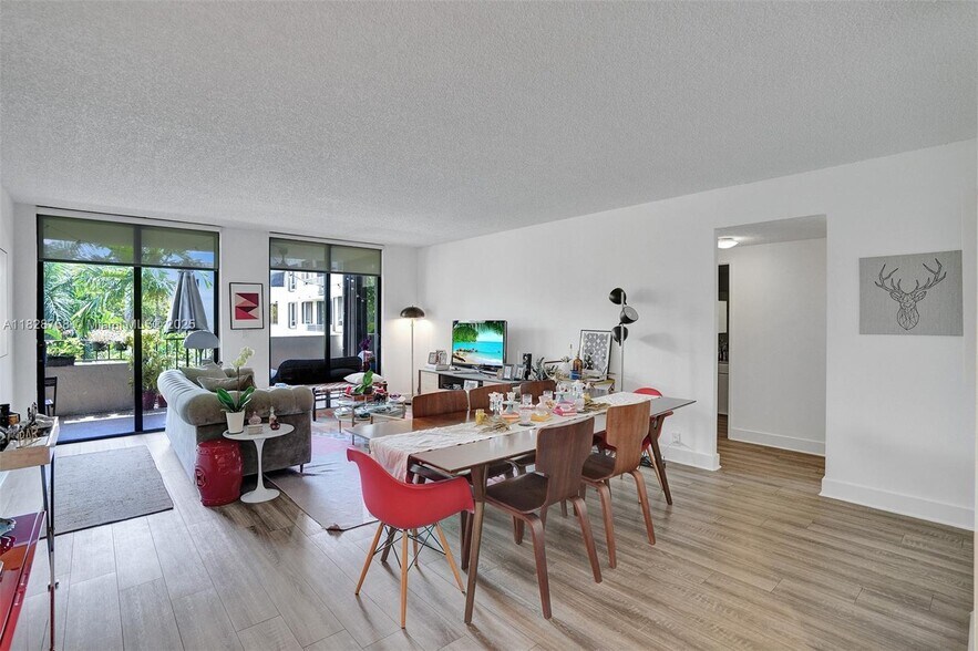 Building Photo - 161 Crandon Blvd