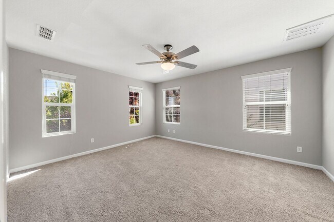 Building Photo - NICE TWO STORY TOWNHOME IN NATOMAS!