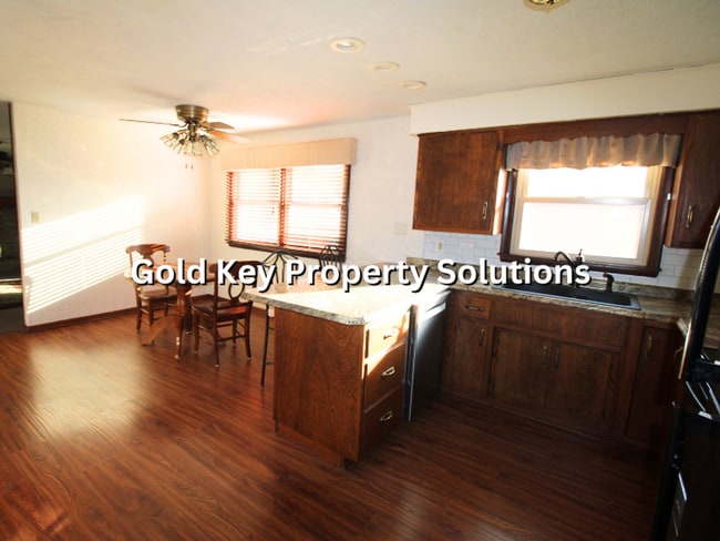Building Photo - ALEXANDRIA 3 BR 2 FULL BA House in Beautif...