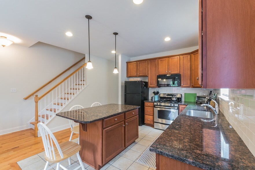 Kitchen - 5402 Wynnefield Ave