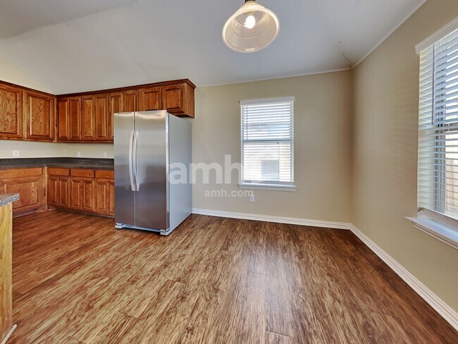 Building Photo - 213 Rawhide St