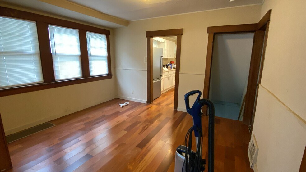 Building Photo - 2217 SW Kenilworth Ct