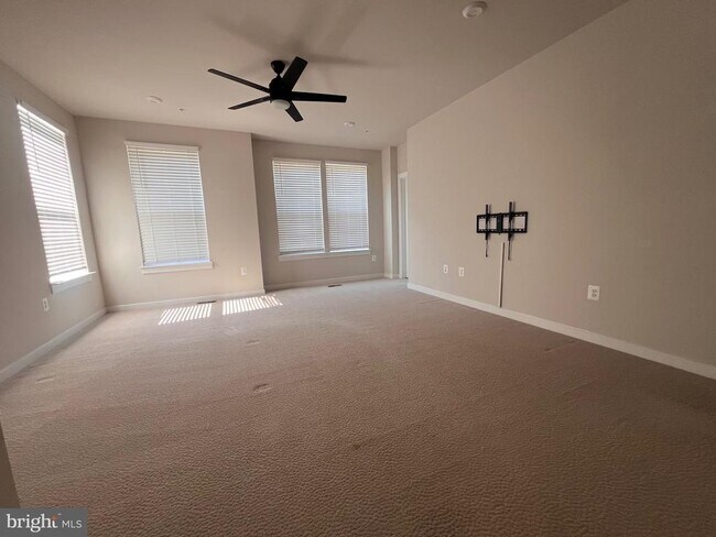 Building Photo - 44625 Wolfhound Sq