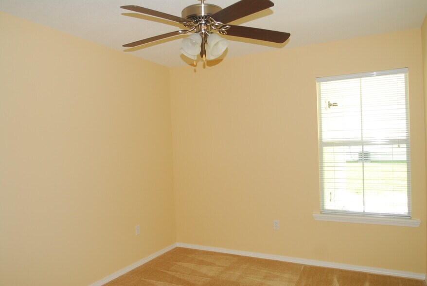 Building Photo - 232 Lantana Blvd