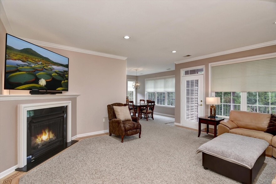 Building Photo - 594 Saint Andrews Pl