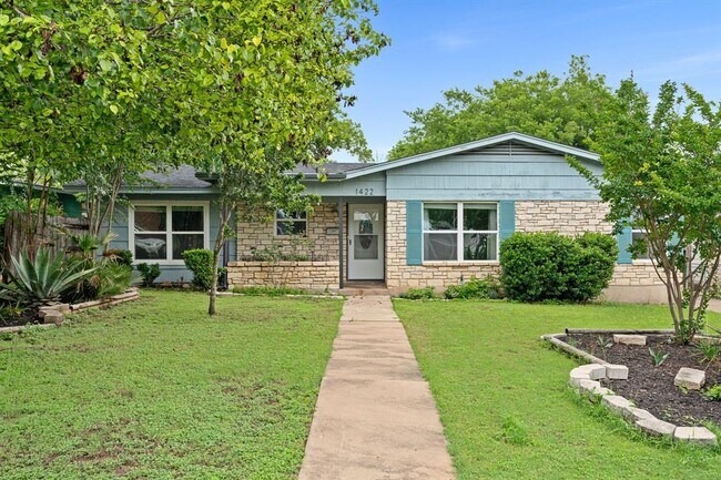 Building Photo - 1422 Yorkshire Dr