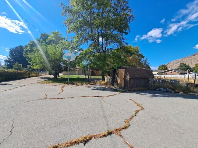 Building Photo - 775 S 2100 E