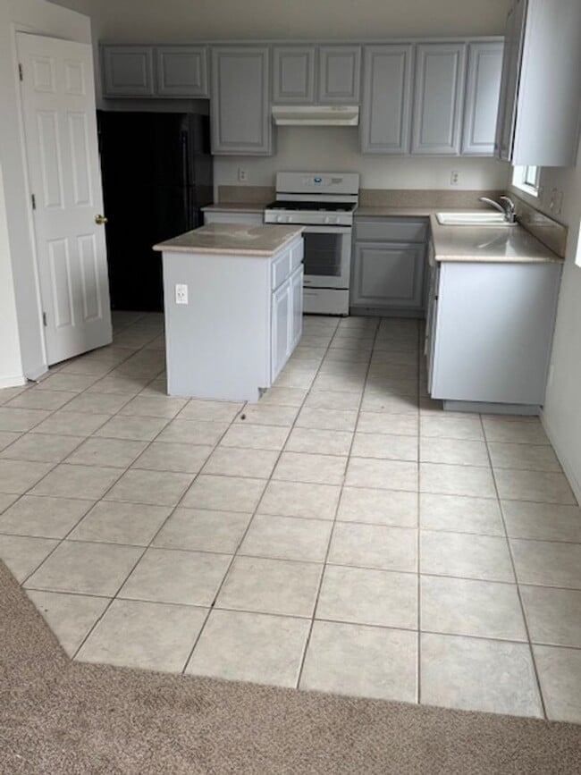 Building Photo - Spacious 4 Bed / 3 Bath Two-Story Home for Rent – Citrus Heights, CA