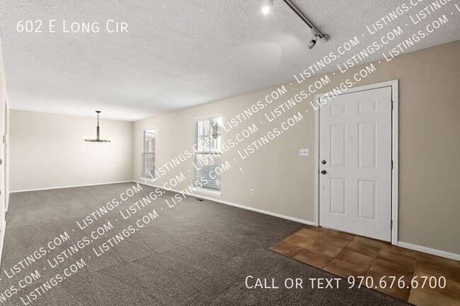 Building Photo - 602 E Long Cir
