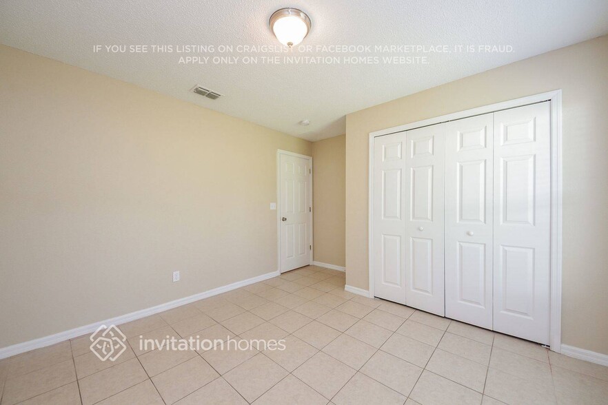 Building Photo - 1911 Summit Oaks Cir