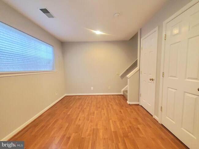 Building Photo - 6030 Lincolnia Rd