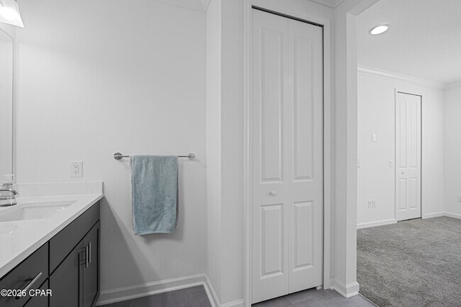 Building Photo - 8746 Sand dollar Dr